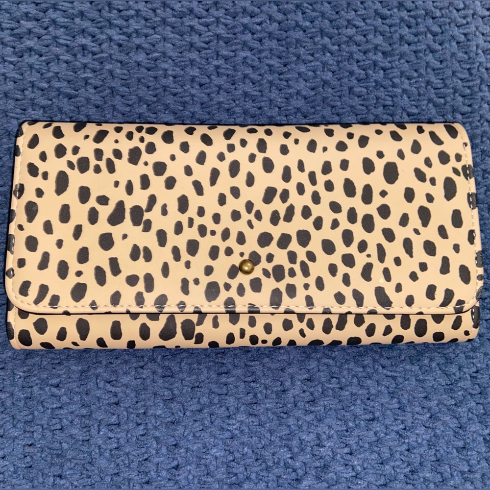 Threshold Cream and Black Dotted Card Holder